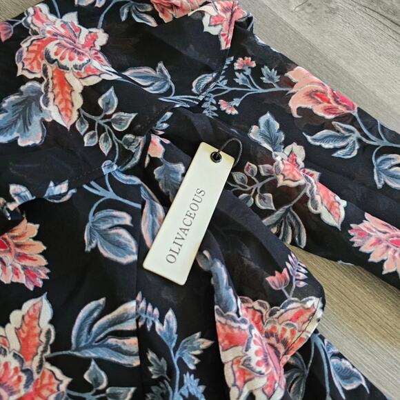 NWT Olivaceous Cold Shoulder Blouse - Picture 5 of 9